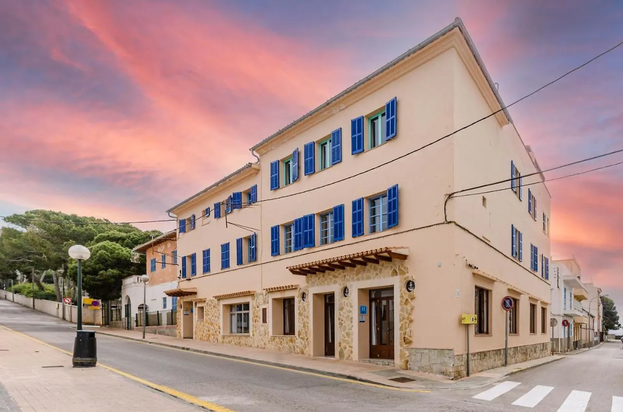 Hostal Marina 칼라 라트자다